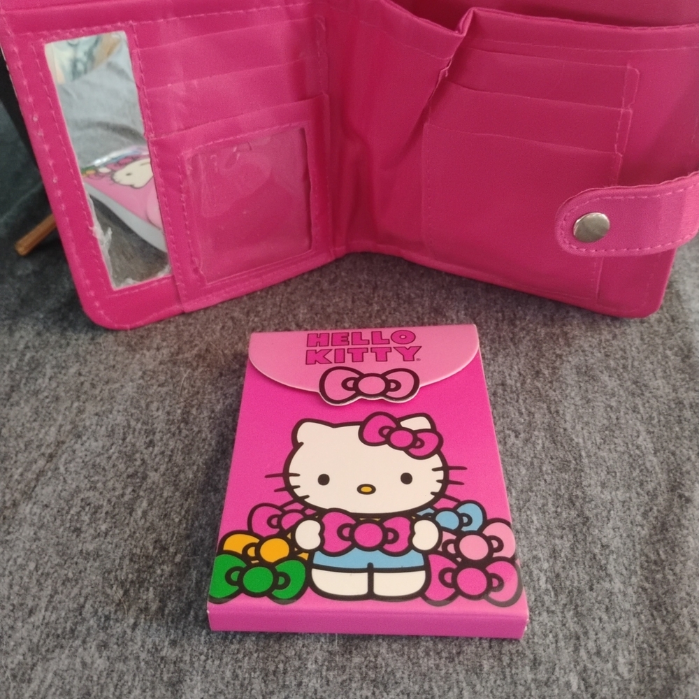 Hello Kitty Adorable Wallet - Picture 3 of 6